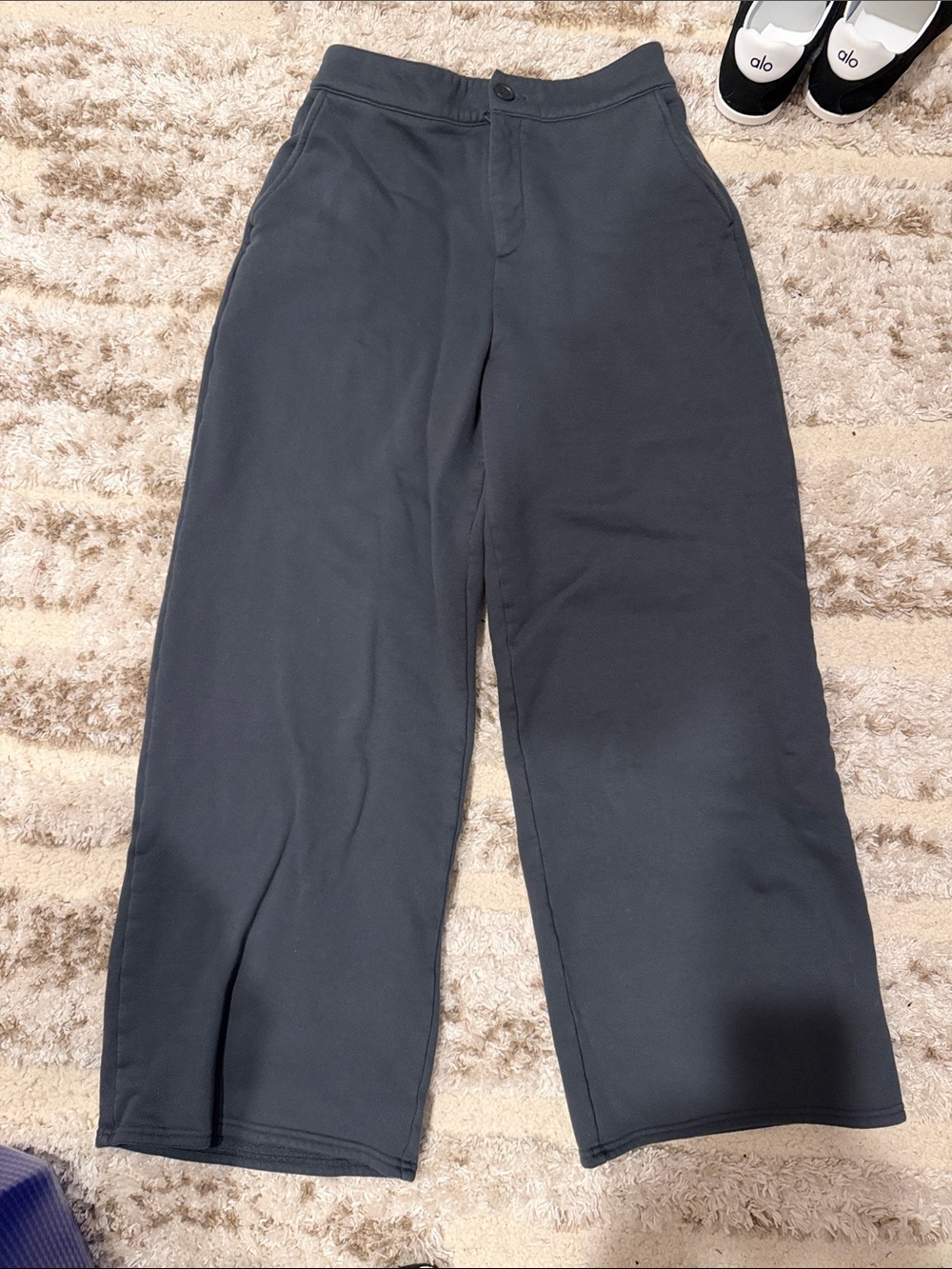 ALO Yoga Wide-Leg Track Pants medium